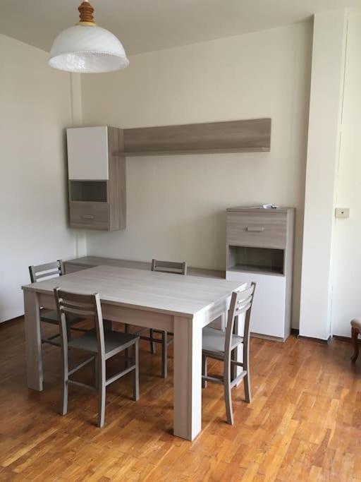 La Casa Di Aurora Apartment Ivrea Luaran gambar