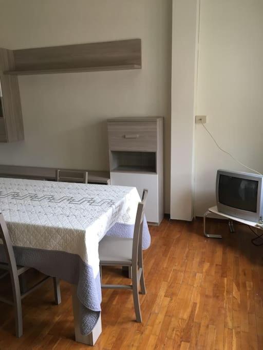 La Casa Di Aurora Apartment Ivrea Luaran gambar